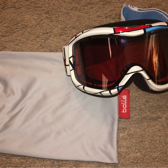 New, never worn, Unisex, Rare, LIMITED EDITION, Bollé Snowboard/Ski Goggles